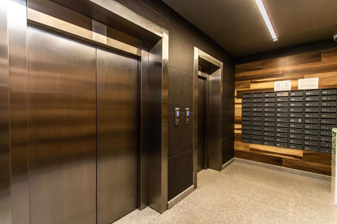 Sky House Premium Apartment In City Center Кишинев Екстериор снимка