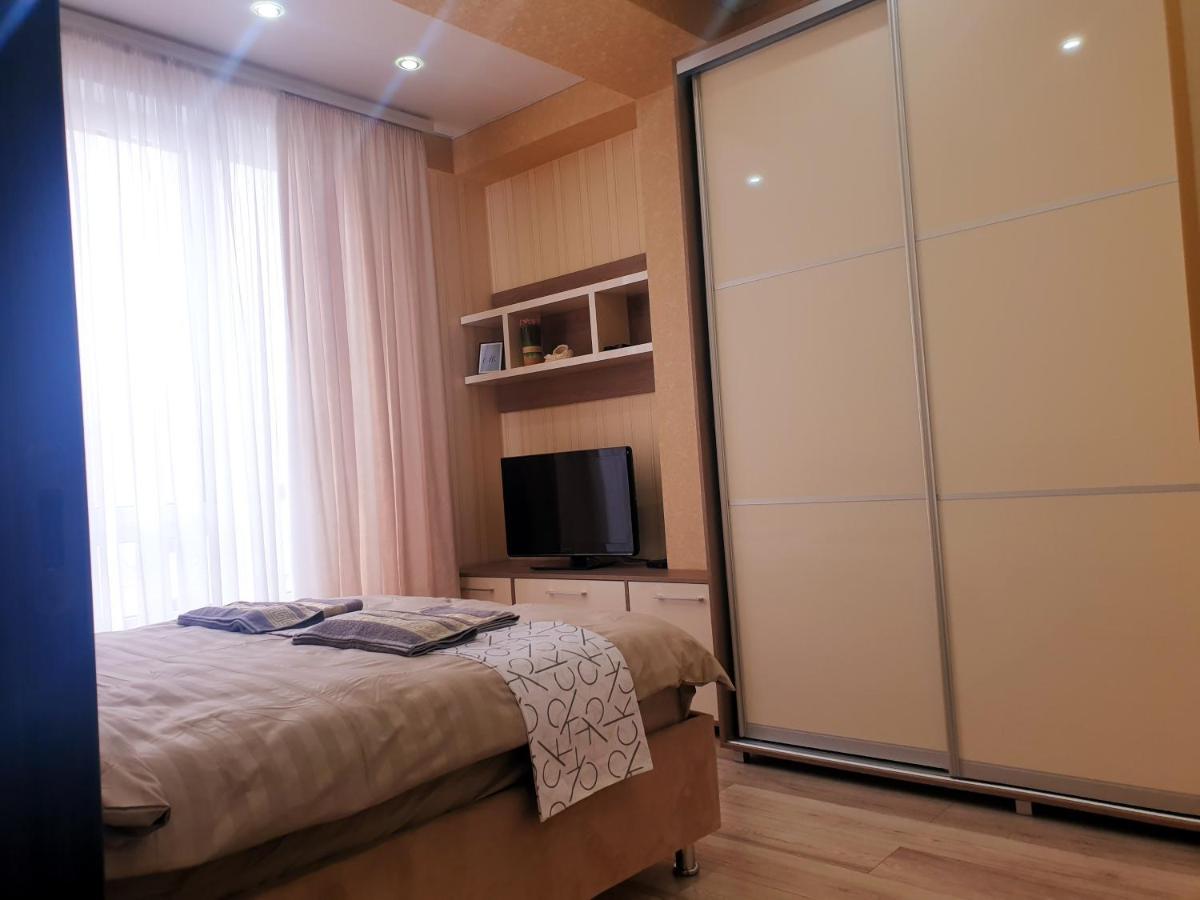 Sky House Premium Apartment In City Center Кишинев Екстериор снимка